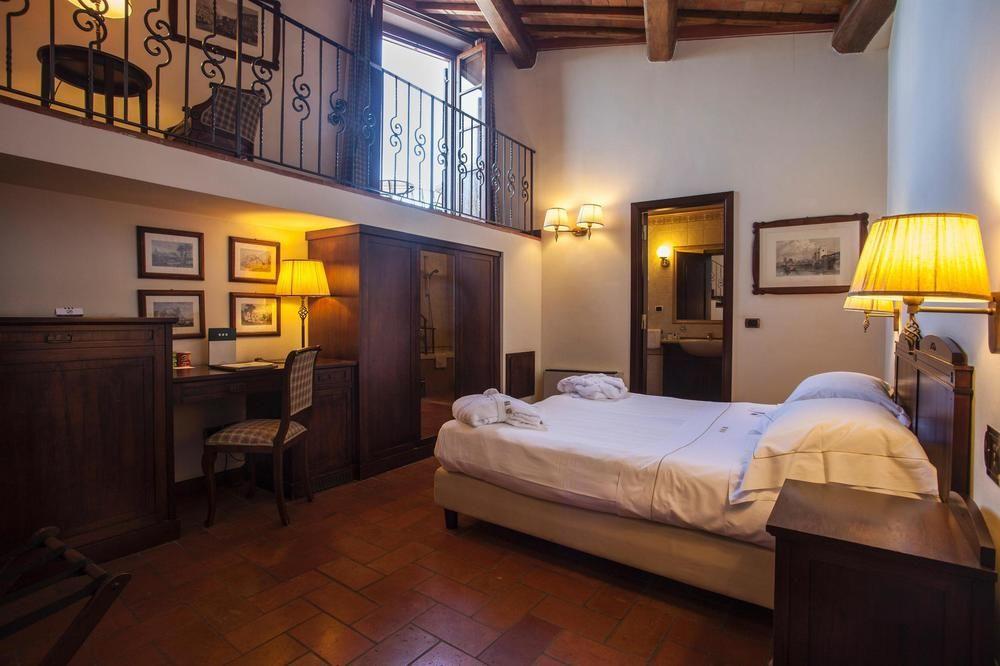 Unahotels Palazzo Mannaioni Toscana มอนตาโยเน ภายนอก รูปภาพ