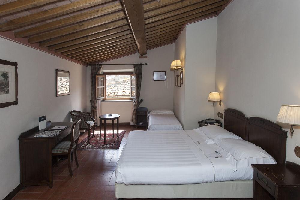 Unahotels Palazzo Mannaioni Toscana มอนตาโยเน ภายนอก รูปภาพ