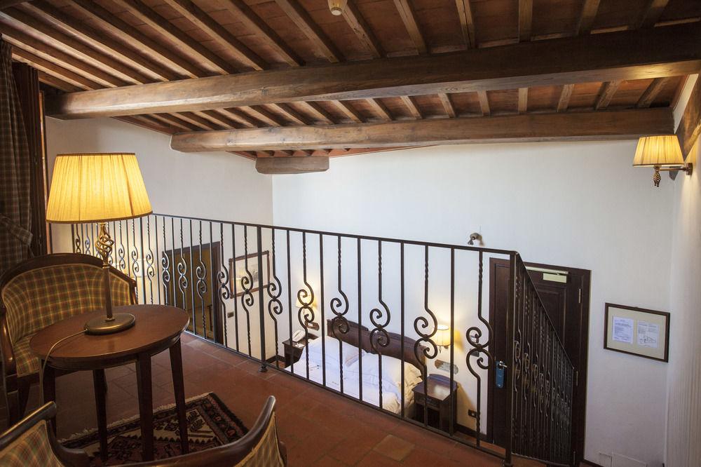 Unahotels Palazzo Mannaioni Toscana มอนตาโยเน ภายนอก รูปภาพ