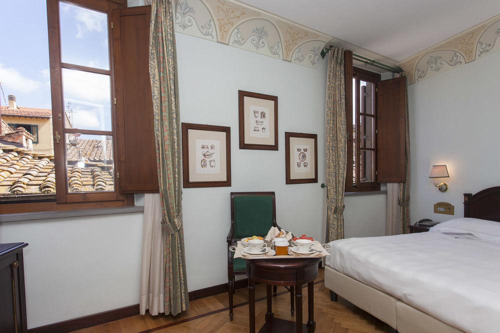 Unahotels Palazzo Mannaioni Toscana มอนตาโยเน ภายนอก รูปภาพ